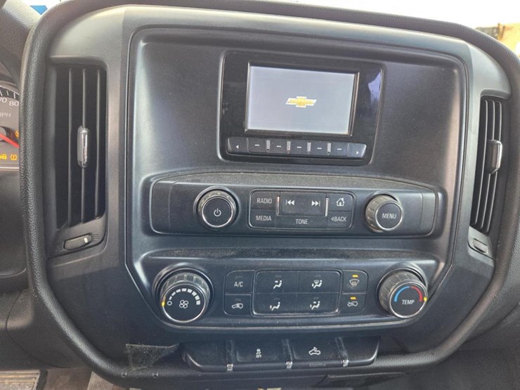 2015-chevrolet-silverado-2500hd-image-47