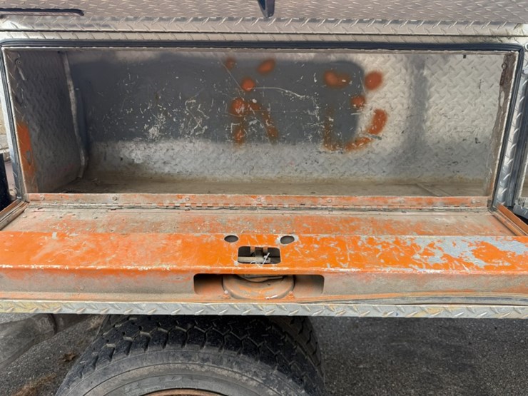 2011-ford-f550-image-23