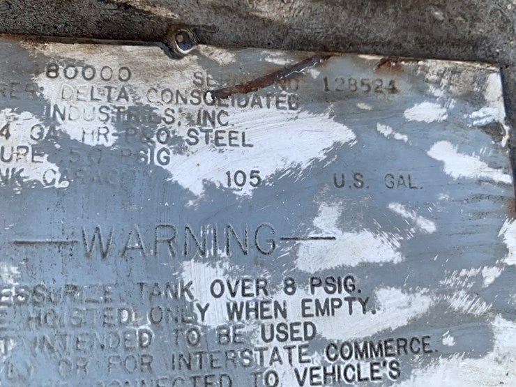 105-gal-fuel-tank-with-12-volt-pump-and-filter-image-9