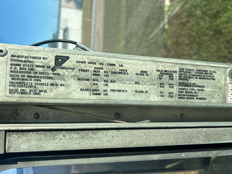 2006-freightliner-mt55-image-3