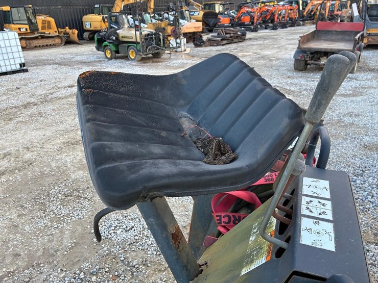 bobcat-811-skid-steer-backhoe-attachment-image-12
