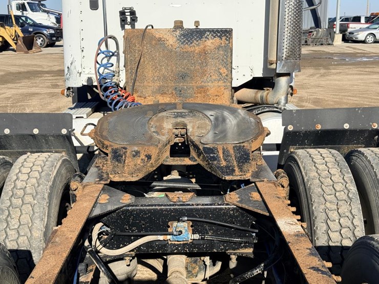 2007-freightliner-columbia-120-image-27