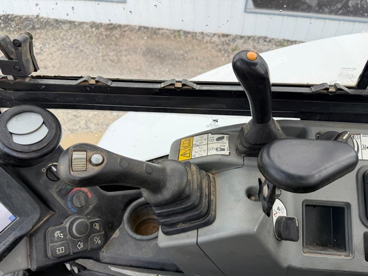 2022-bobcat-e50-image-28