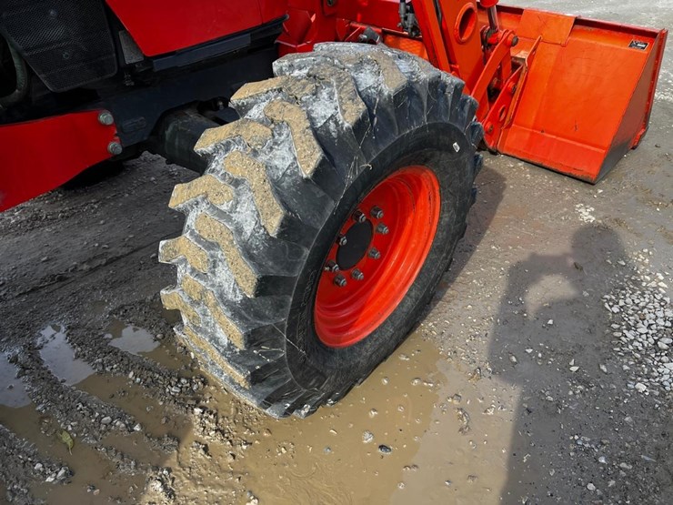 2010-kubota-m8540-image-17