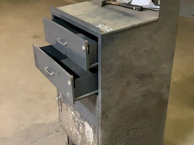 #572-•-metal-cabinet-image-2