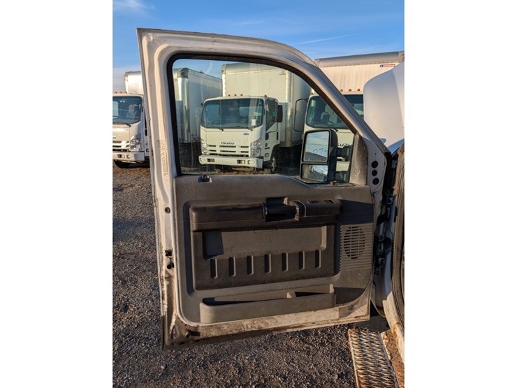 2011-ford-f350-image-13