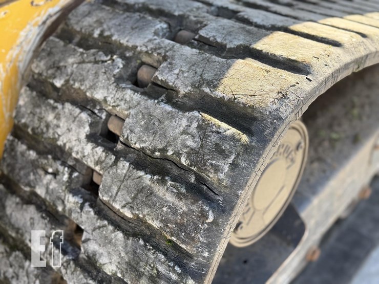 2021-deere-333g-image-6