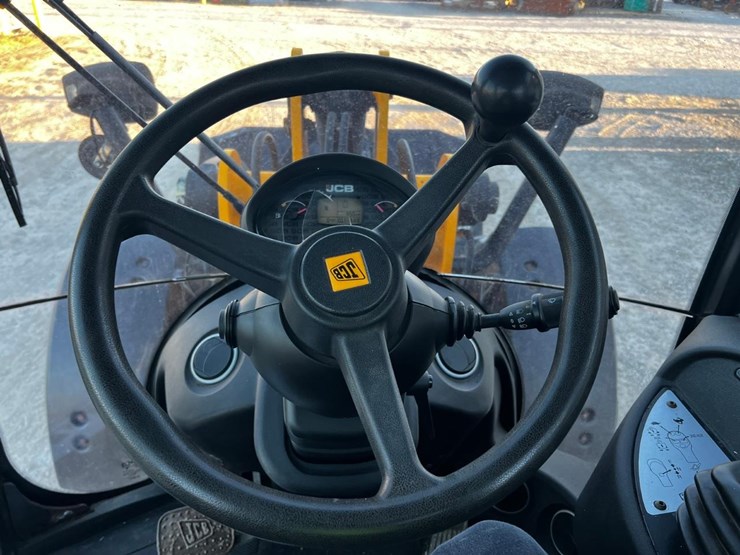2018-jcb-409-image-23