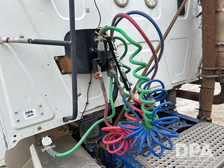 international-prostar-image-36