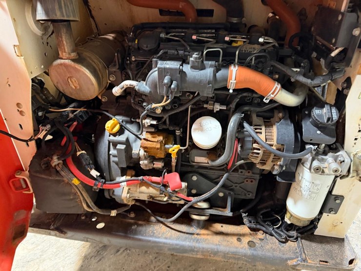 2022-bobcat-s740-image-14