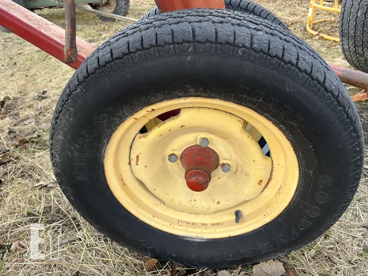 new-holland-260-image-9