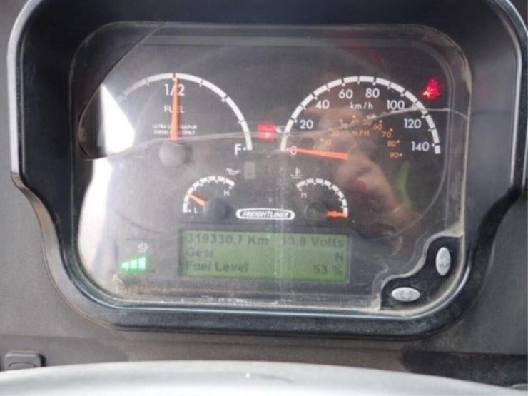 2015-freightliner-mt55-image-17