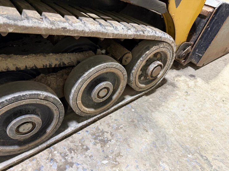 2019-asv-rt40-skid-steer-loader-image-18