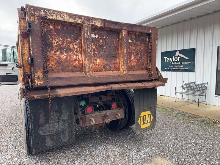 2001-international-4700-image-19