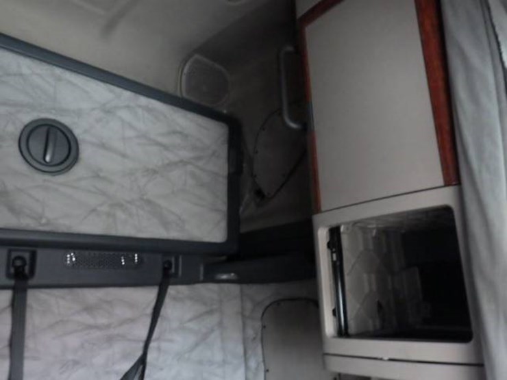 freightliner-cascadia-125-image-5