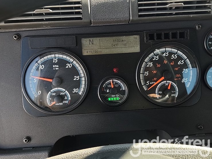 2018-freightliner-cascadia-125-image-21