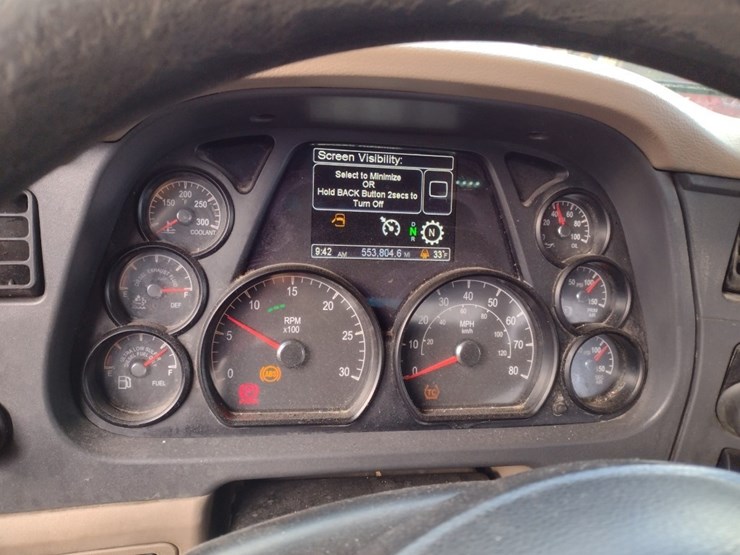 peterbilt-567-image-9