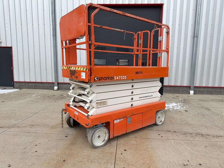 2017-snorkel-s4732e-image-1