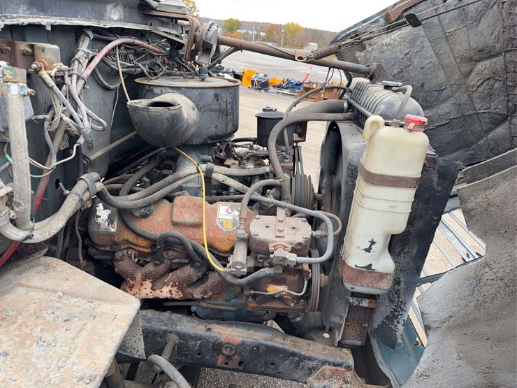 1981-ford-ln700-image-20