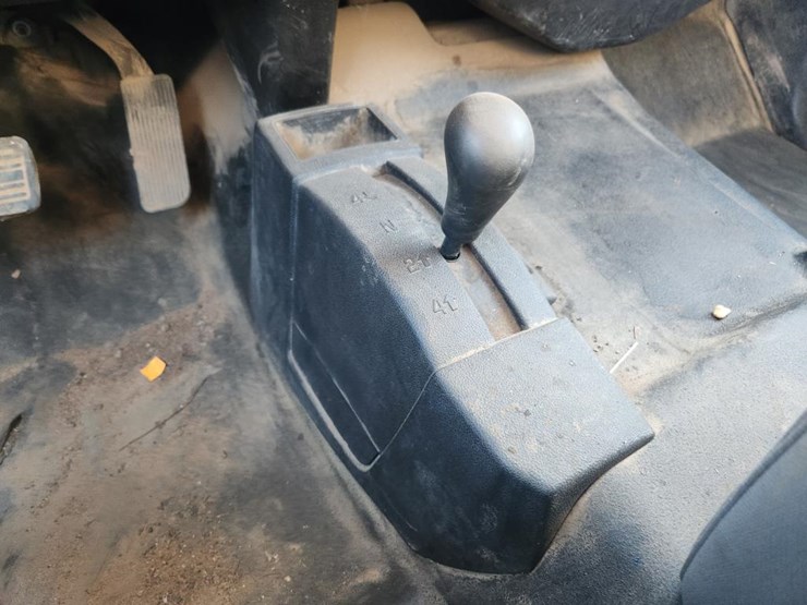 2017-chevrolet-2500-image-43