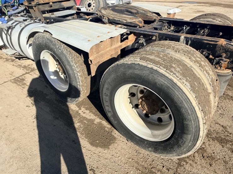 2017-international-prostar-image-27