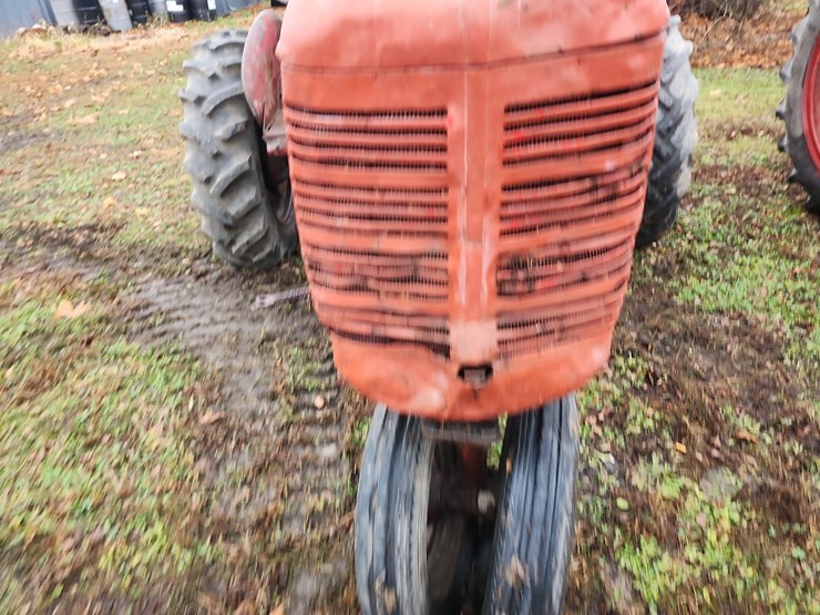 farmall-b-gas-tractor-image-9