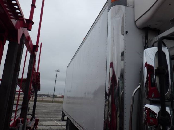 freightliner-m2-106-image-4