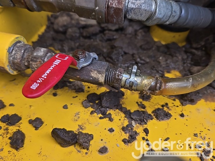 2018-komatsu-d61pxi-24-image-77