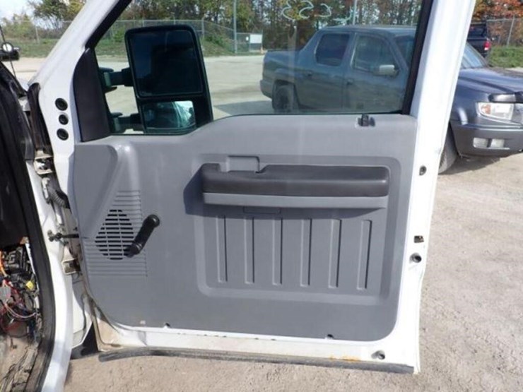 2012-ford-f250-xl-image-47