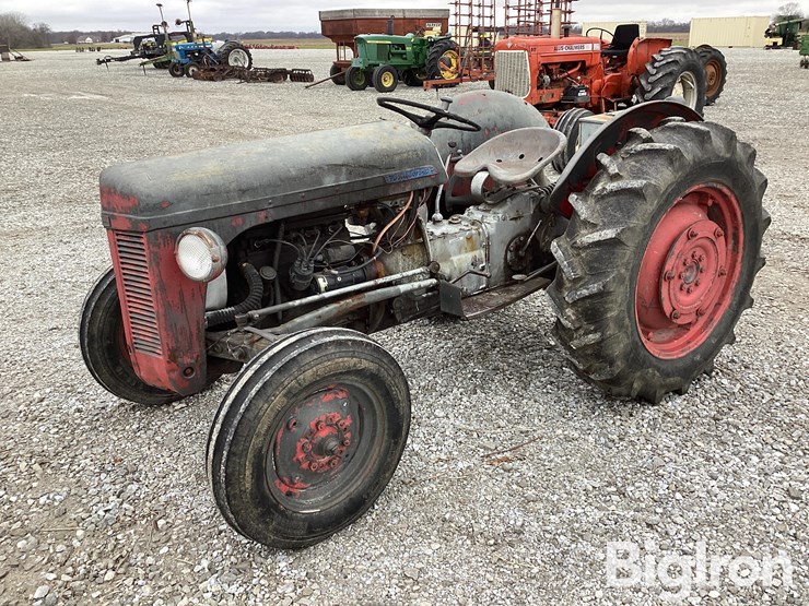 ferguson-t030-2wd-tractor-image-1