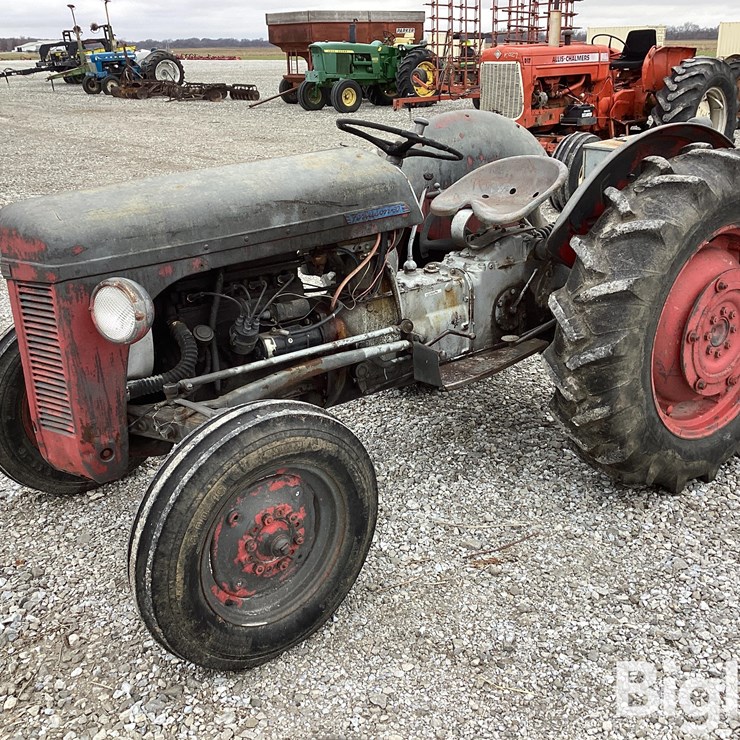 Ferguson T030 2WD Tractor