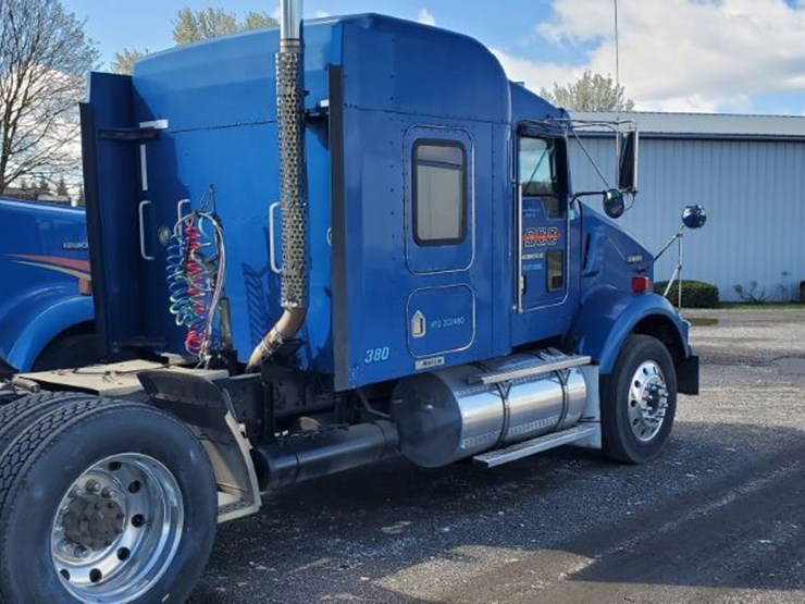 2007-kenworth-t800-image-11