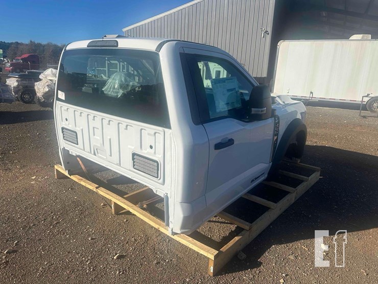 ford-f550-xl-image-2