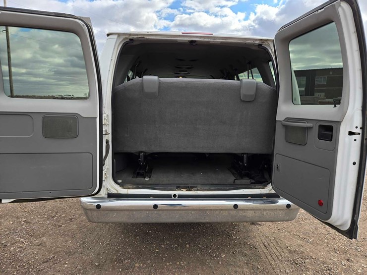 2012-ford-e350-image-20