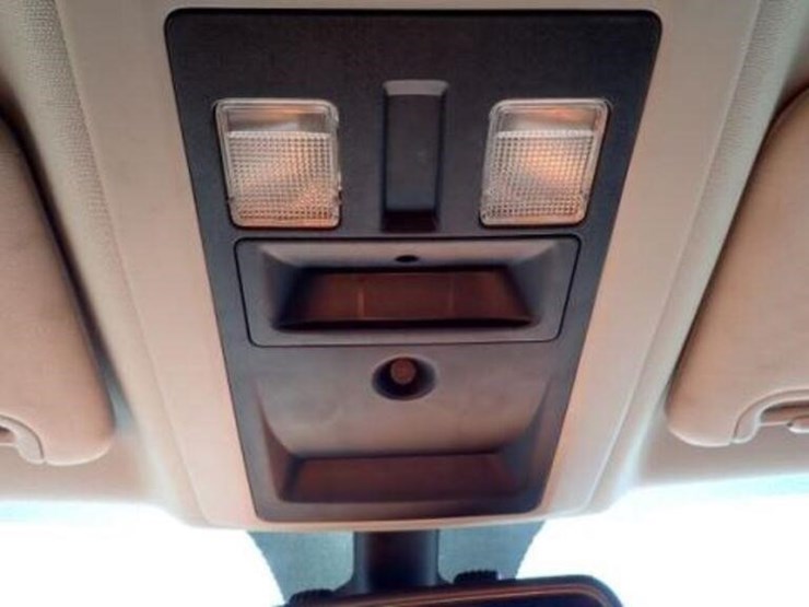 ram-1500-slt-image-58