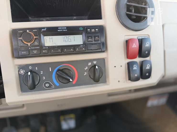 john-deere-gator-xuv-835r-image-16