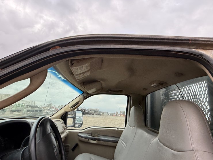 2005-ford-f350-image-32