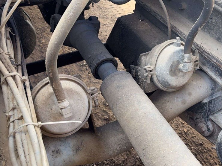 1999-mack-cl713-image-57