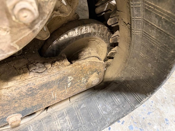 2014-bobcat-t650-image-15