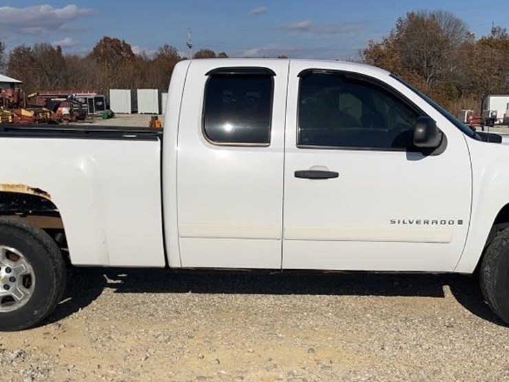 2008-chevrolet-silverado-1500-image-3