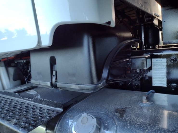 freightliner-m2-106-image-27