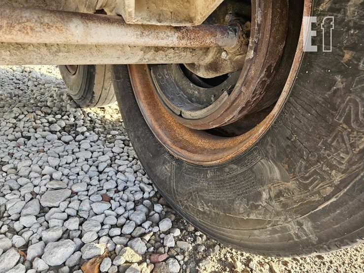 1998-wilson-43-ft-image-8