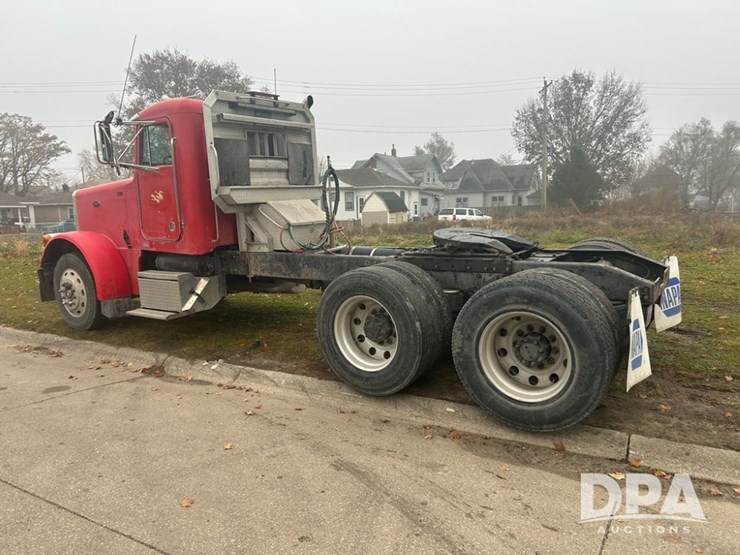 1999-peterbilt-379-image-3