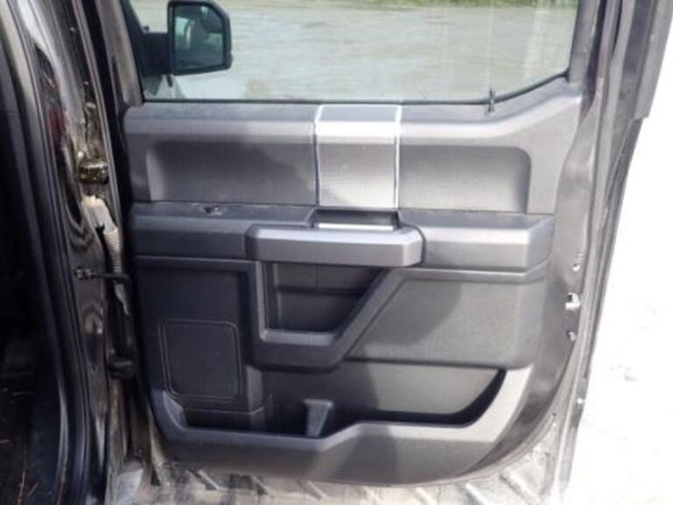 ford-f150-xlt-image-43