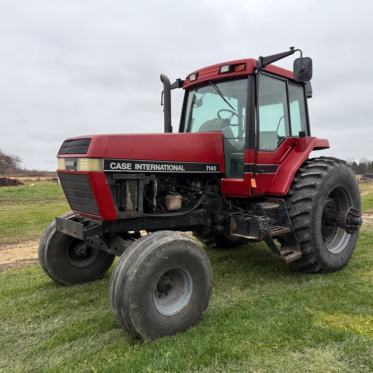 #1016 • 1989 Case 7140 Tractor (Fennimore, WI)