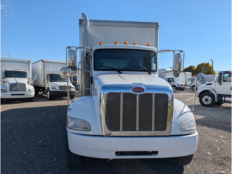 2017-peterbilt-337-image-2