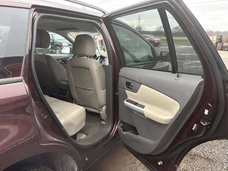 2012-ford-edge-image-17