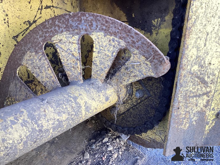 john-deere-275-image-12