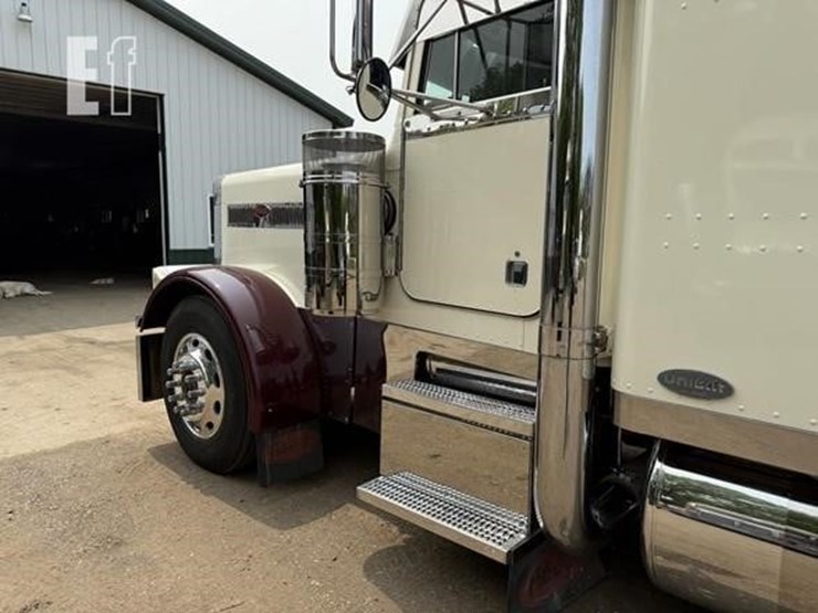 2002-peterbilt-379-image-69