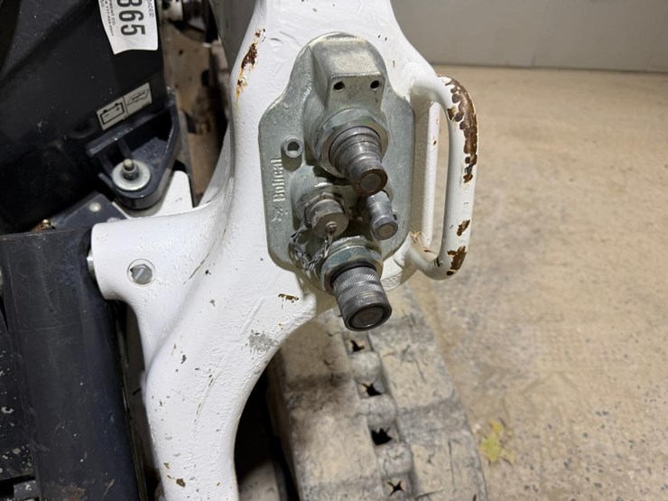 2022-bobcat-t76-image-11